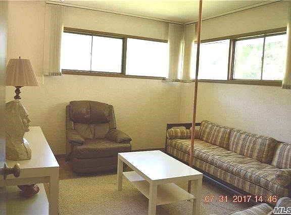 4th image of 20 Dogwood Ave