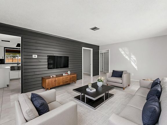 5th image of 834 SE Festivo Court