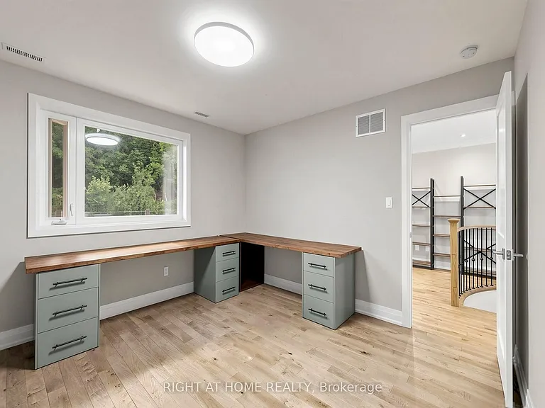 67 Bonnyview Dr — Photo 29
