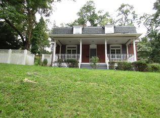 686 Filmore Rd, Pittsburgh, PA 15221