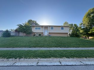 429 Mayfair Dr, Wilmington, OH 45177