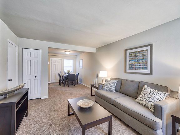 3rd image of 919 Claymont Ave #1238B