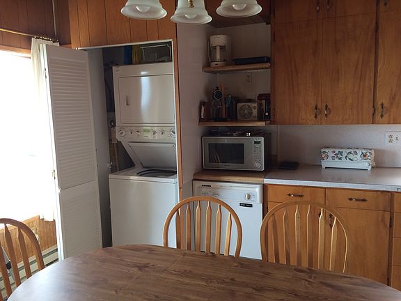 3rd image of 2864 NE Lake Dr