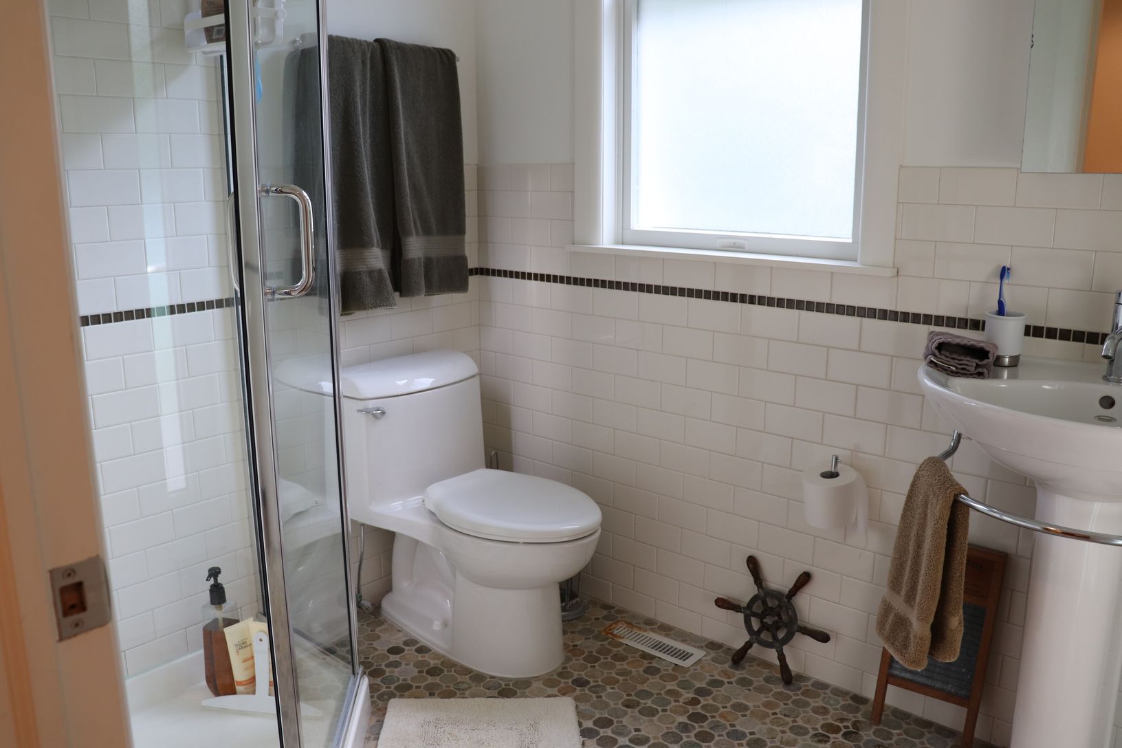 Main level bath