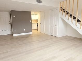 5 Olive Dr APT 19, Hialeah, FL 33010