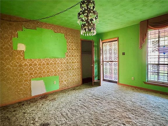 4th image of 1319 Sumner St