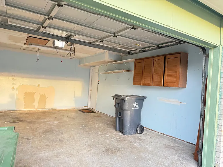 3111 Primrose Ln — Photo 24