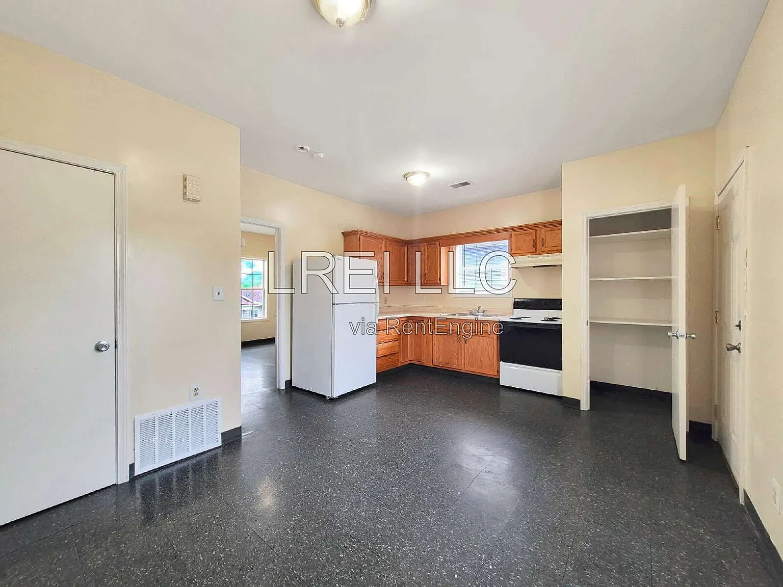 1 bed, 1.0 bath, 495 sqft, $650 — Photo 3
