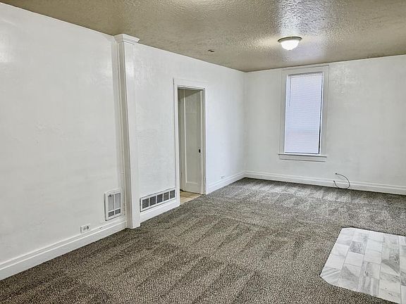 3rd image of 1450 Clark Dr