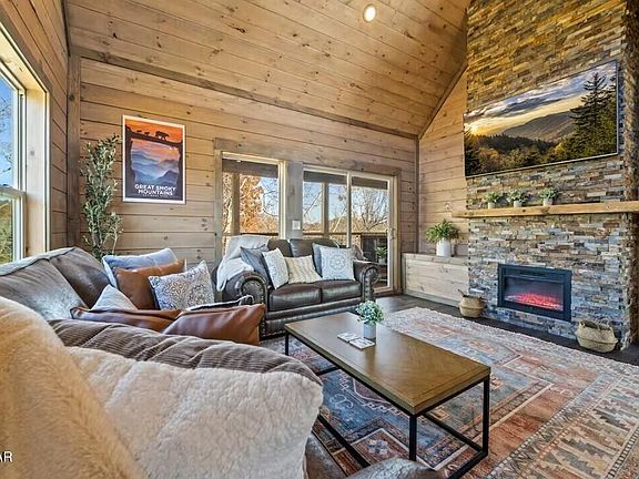 5th image of 2108 Eagle Feather Dr