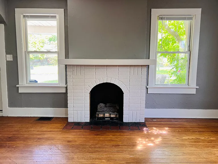3915 Willys Pkwy — Photo 3