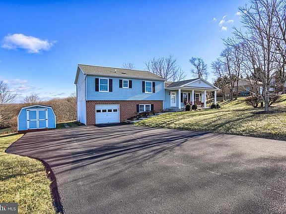 3rd image of 3872 Skyview Dr