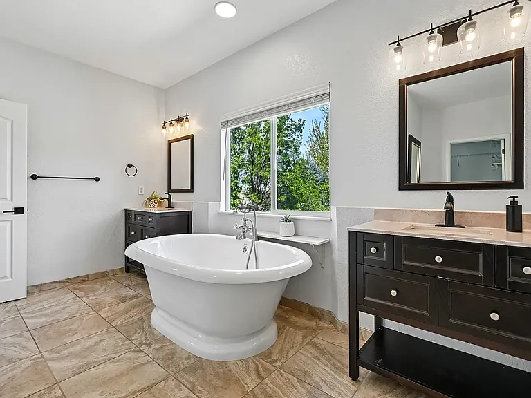 21665 Mount Elbert Pl — Photo 24