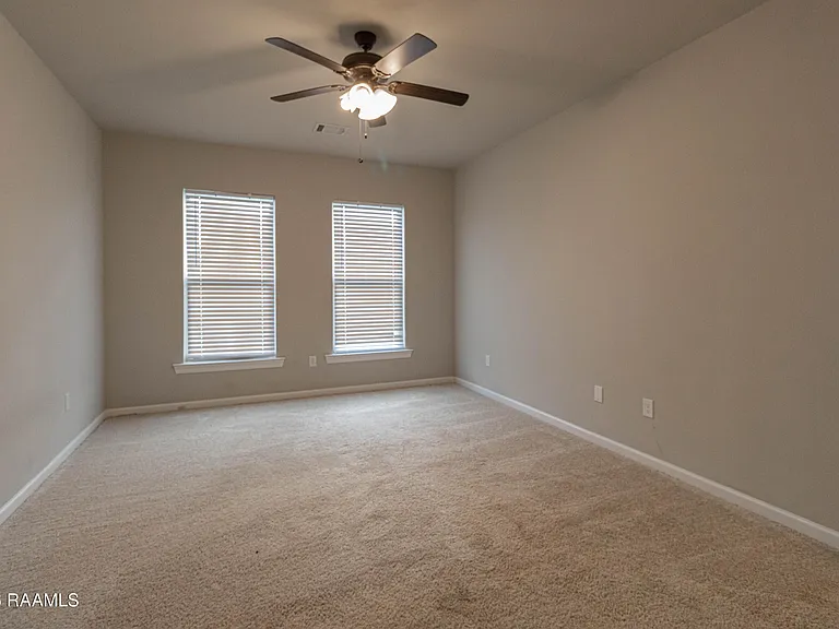 304 Tall Meadows Ln — Photo 8
