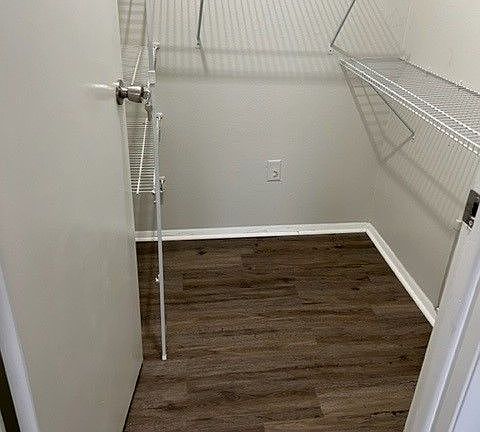 5th image of 127 Camphor Cir APT D