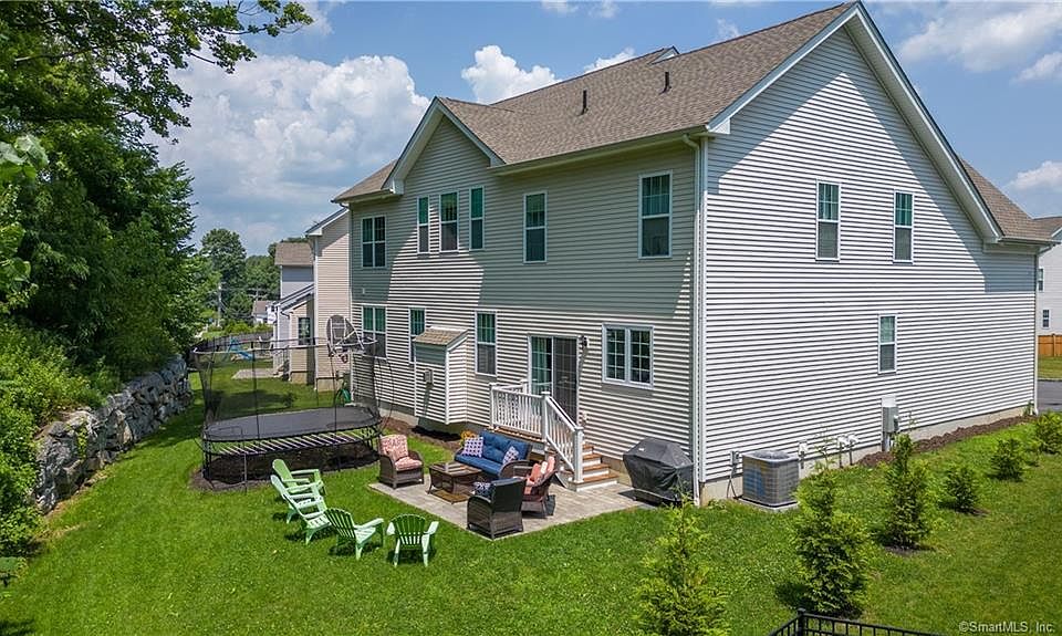 35 S Crossing Way Bethel CT Zillow