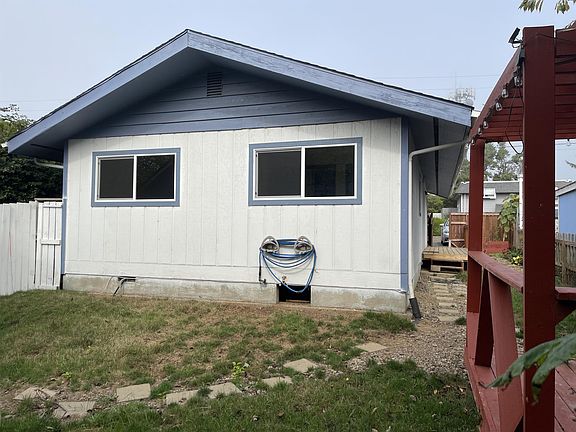 3rd image of 219 NW 20th St