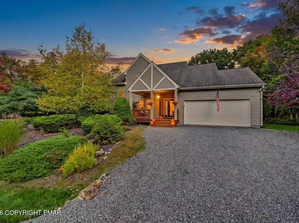 212 Wild Pines Dr, Pocono Pines, PA 18350