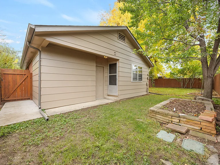 160 Circle Dr — Photo 38