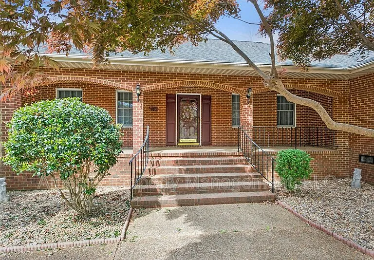 5974 Ladysmeade Ln — Photo 4