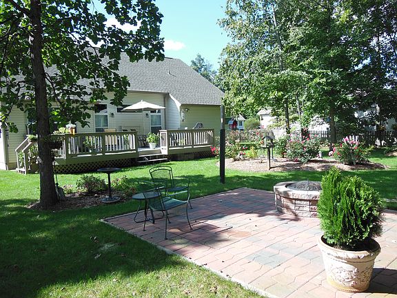 2nd image of 116 Mohican Ln