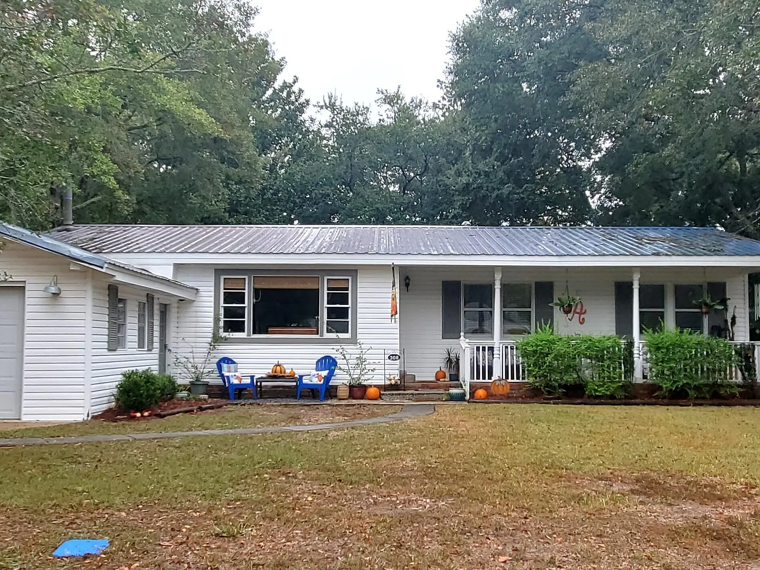 3 bed, 1.5 bath, 1612 sqft, $1,875 — Photo 1