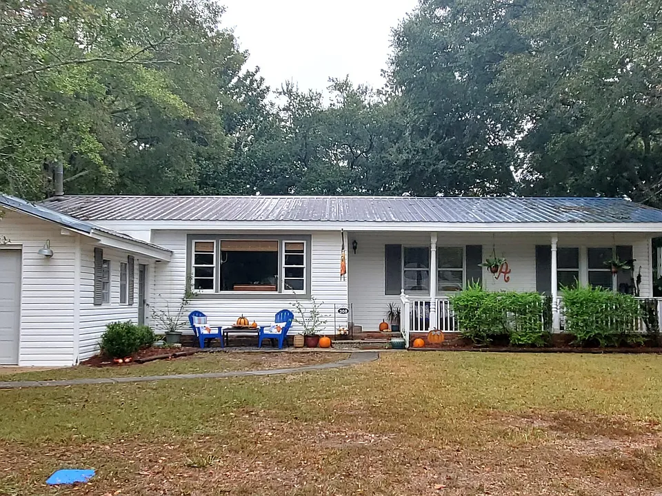 308 Live Oak St