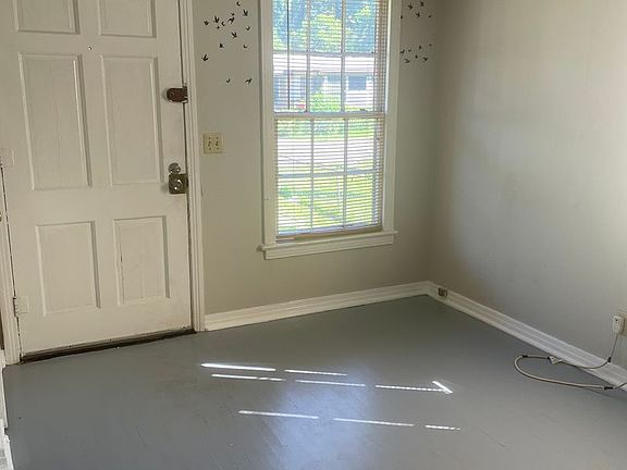 2nd image of 706 Carrollton St