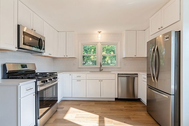 1st image of 6863-67 N Ottawa Ave #2