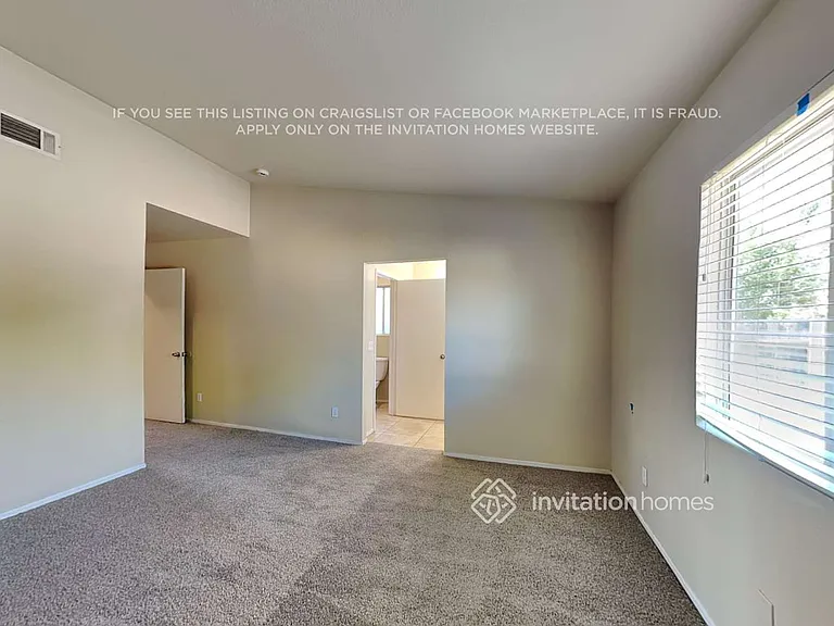2628 N Maple Ave — Photo 8