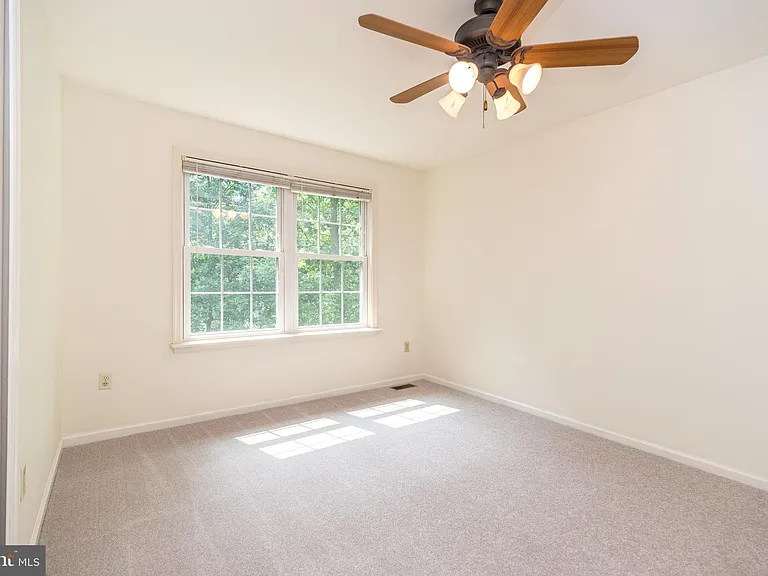 100 Live Oak Dr — Photo 34