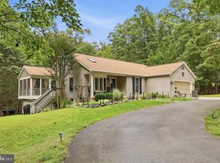 18664 Rivergate Rd, Keedysville, MD 21756