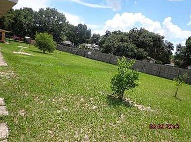 3rd image of 842 Austin Cir