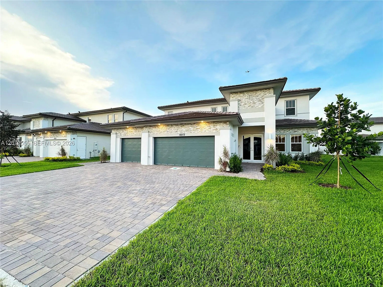 Crescent Ridge — Photo 1