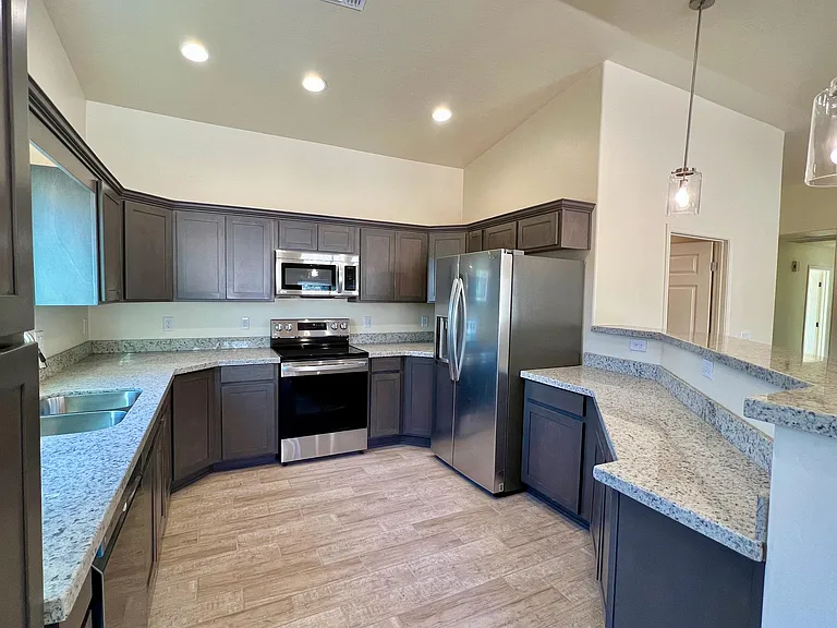 1563 Ovalo Ct — Photo 6