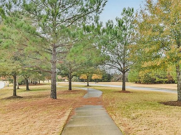 5th image of 18315 Holts Landing Dr