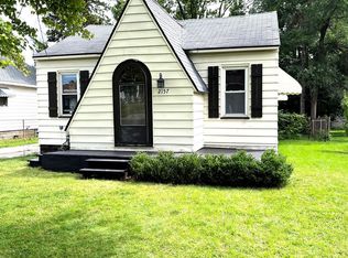 2157 Greer Blvd, Sylvan Lake, MI 48320