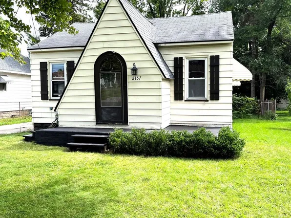 2157 Greer Blvd, Sylvan Lake, MI 48320