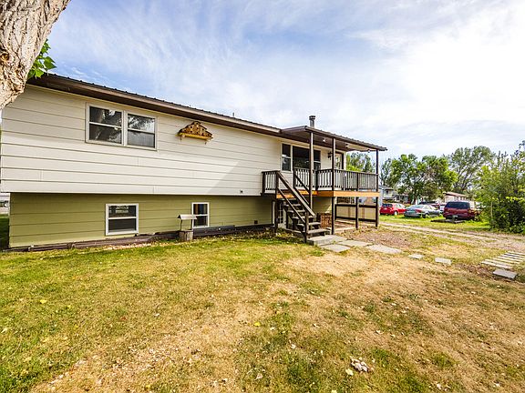 5th image of 674 Betty St
