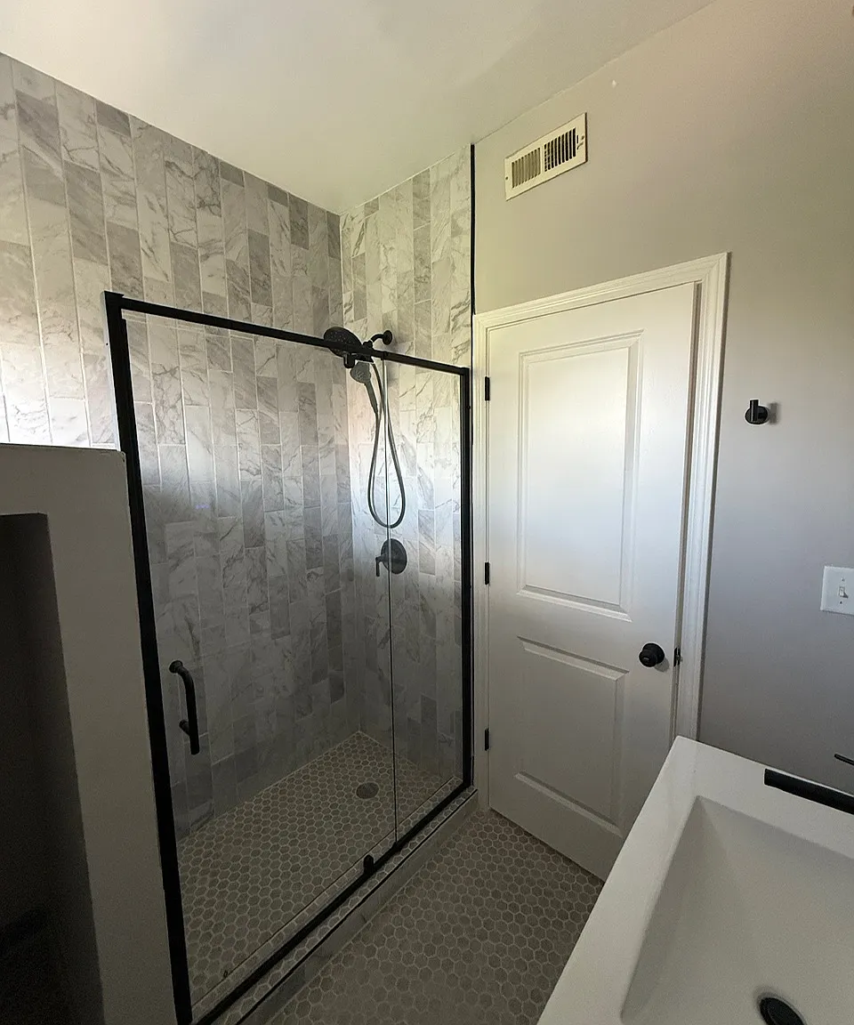 3 bed, 1300 sqft, $2,050 — Photo 3