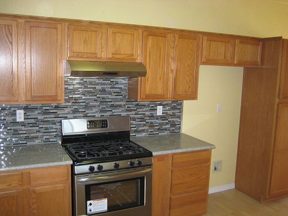 4th image of 1057 W Orange St