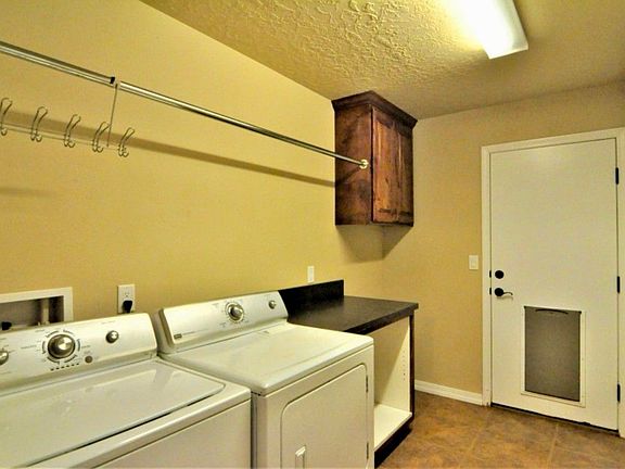 5th image of 209 Carmel Ln