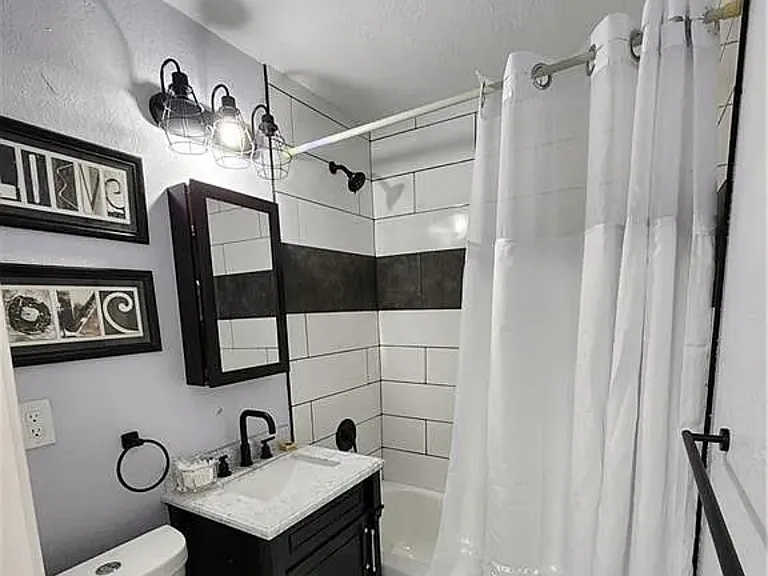 5811 Chestnut Ave — Photo 10