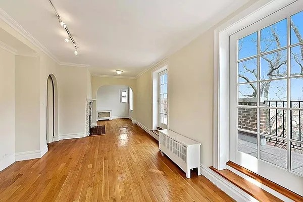 Rented by Weichert Realtors House & Home | media 26