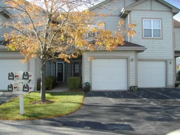 761 Hillview Cir, Lake Geneva, WI 53147