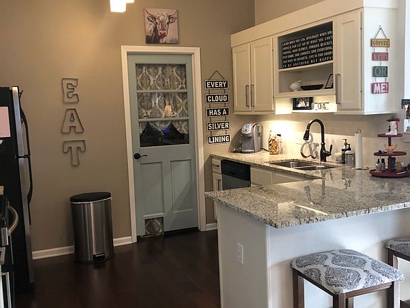 3rd image of 904 Eagle Dr #78
