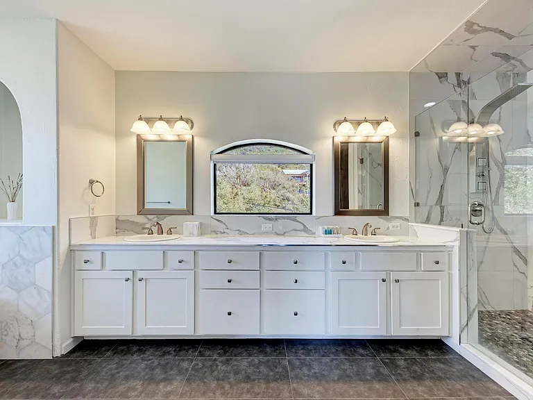 13803 Lake View Dr — Photo 33