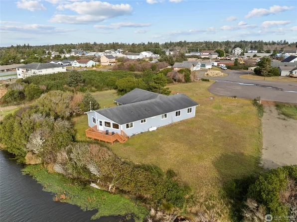 967 Adak Ct SE, Ocean Shores, WA 98569