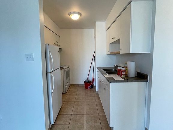 5th image of 91 Talbot St E Unit 201