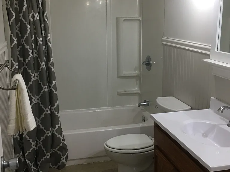 327 Jackson Ave — Photo 9